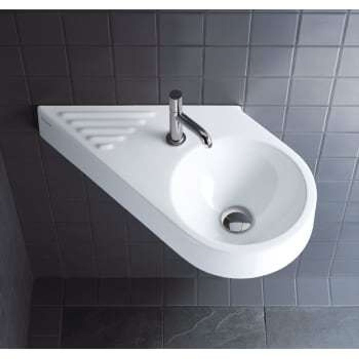 Duravit Architec vask 65 cm diagonal model vask i højre side med wonderg