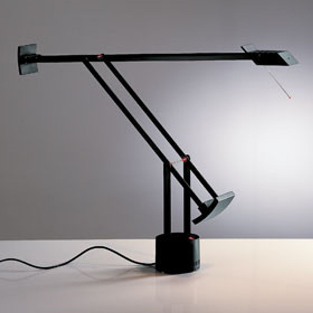 Tizio Bordlampe fra Artemide (Black)