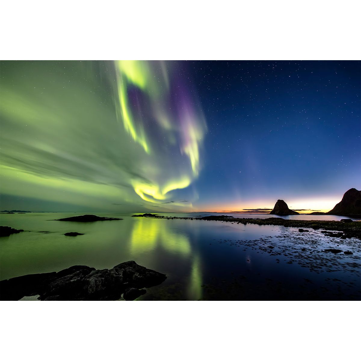 Autumn Auroras af Frank Olsen