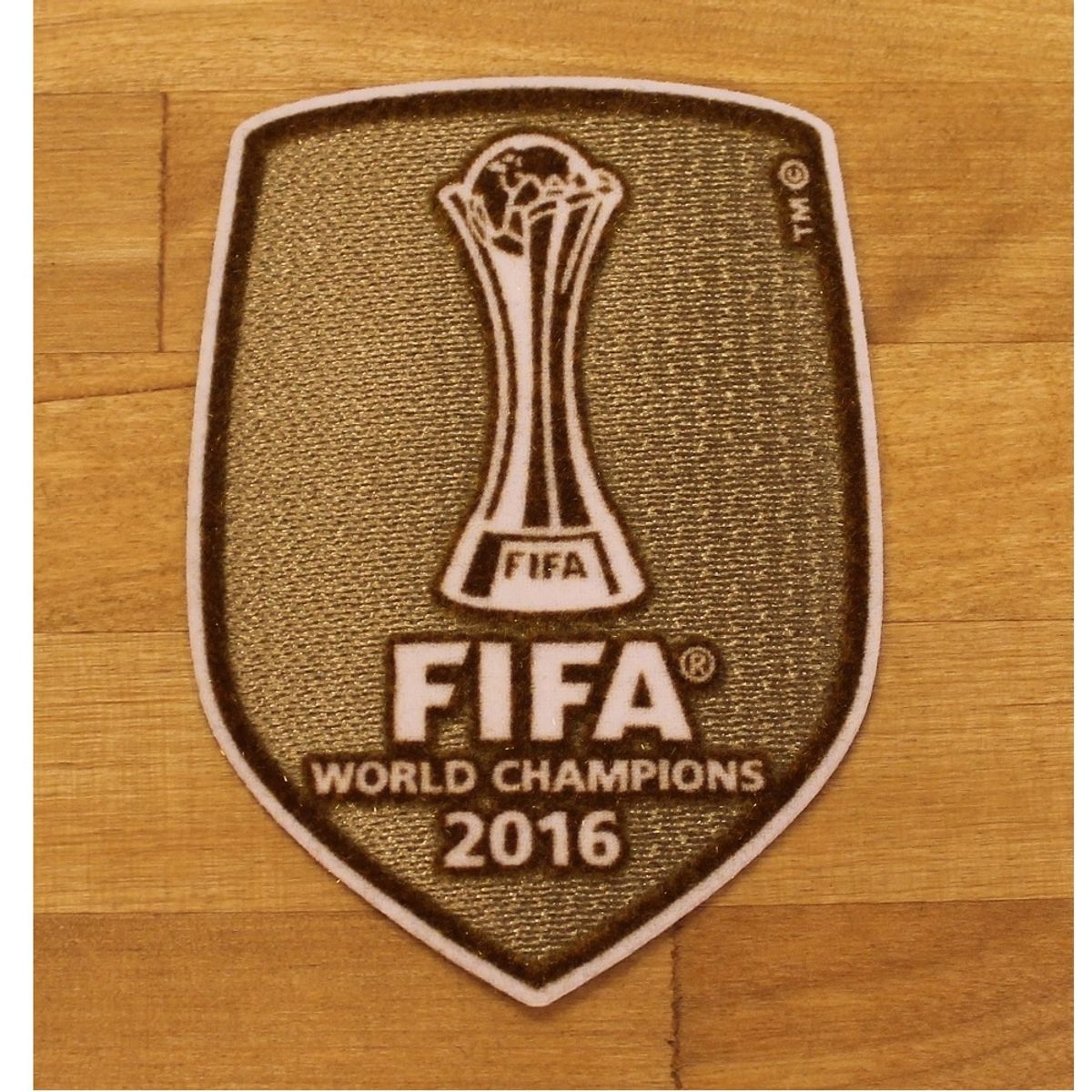 FIFA CWC Champs 2016 Badge - adult-Adult