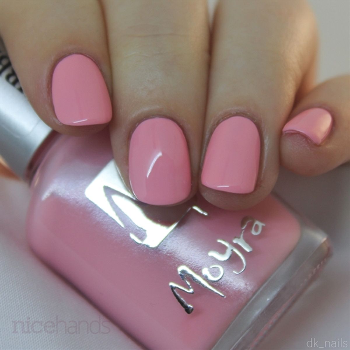 625 Love Love, Bubble Gum Effect, Moyra Gel look Neglelak