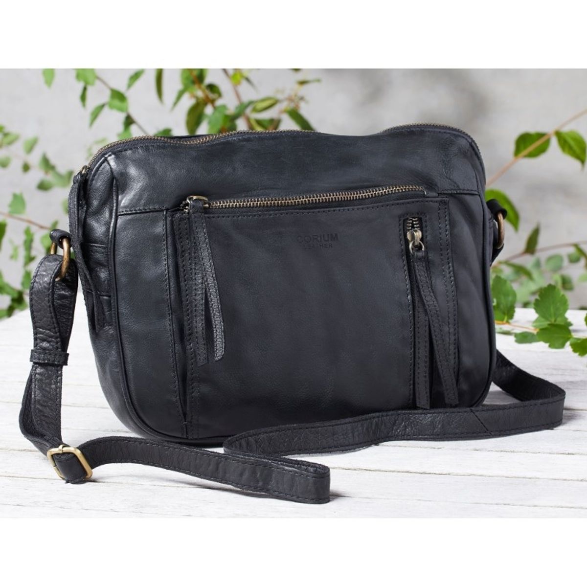 Leather by Corium - Corium - Sort crossbody taske