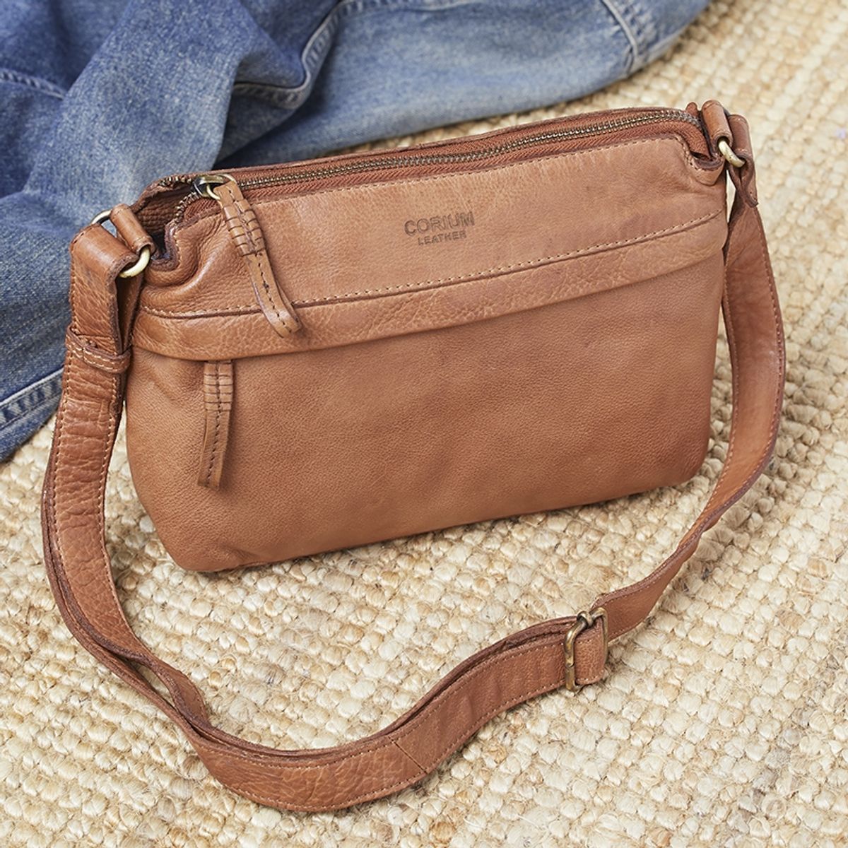 Leather by Corium - Corium - Crossbody taske washed cognac