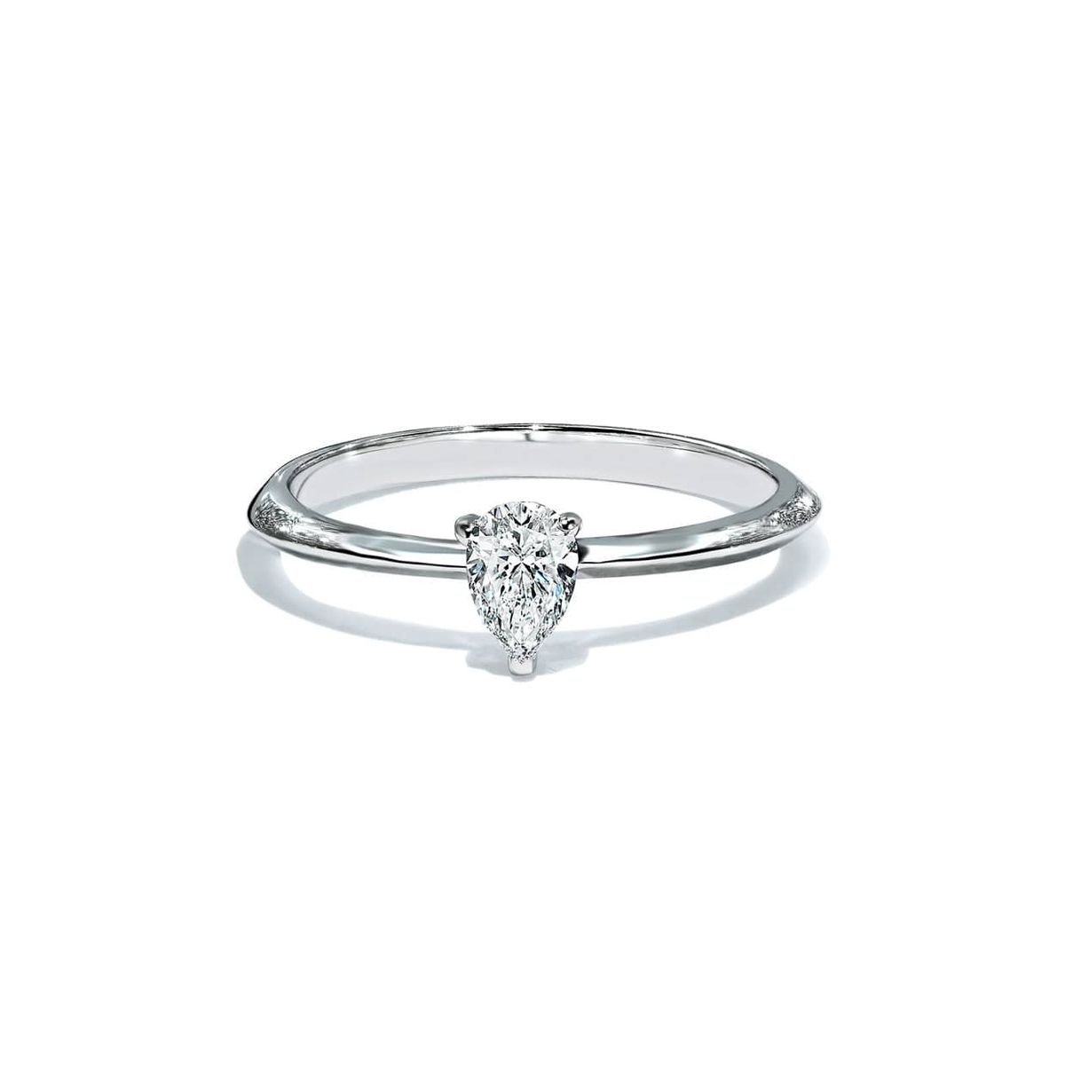 Oxford silver pear solitaire ring