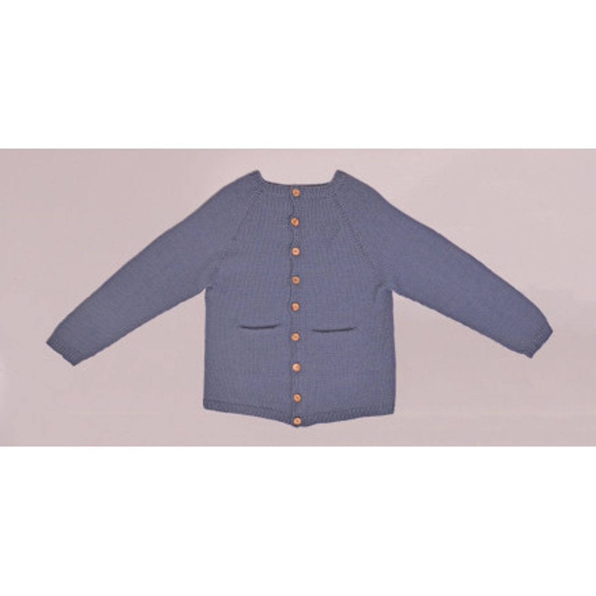 Strikket Basic Cardigan af Rito Krea - Cardigan Strikkeopskrift str. 2 - 6-7 år