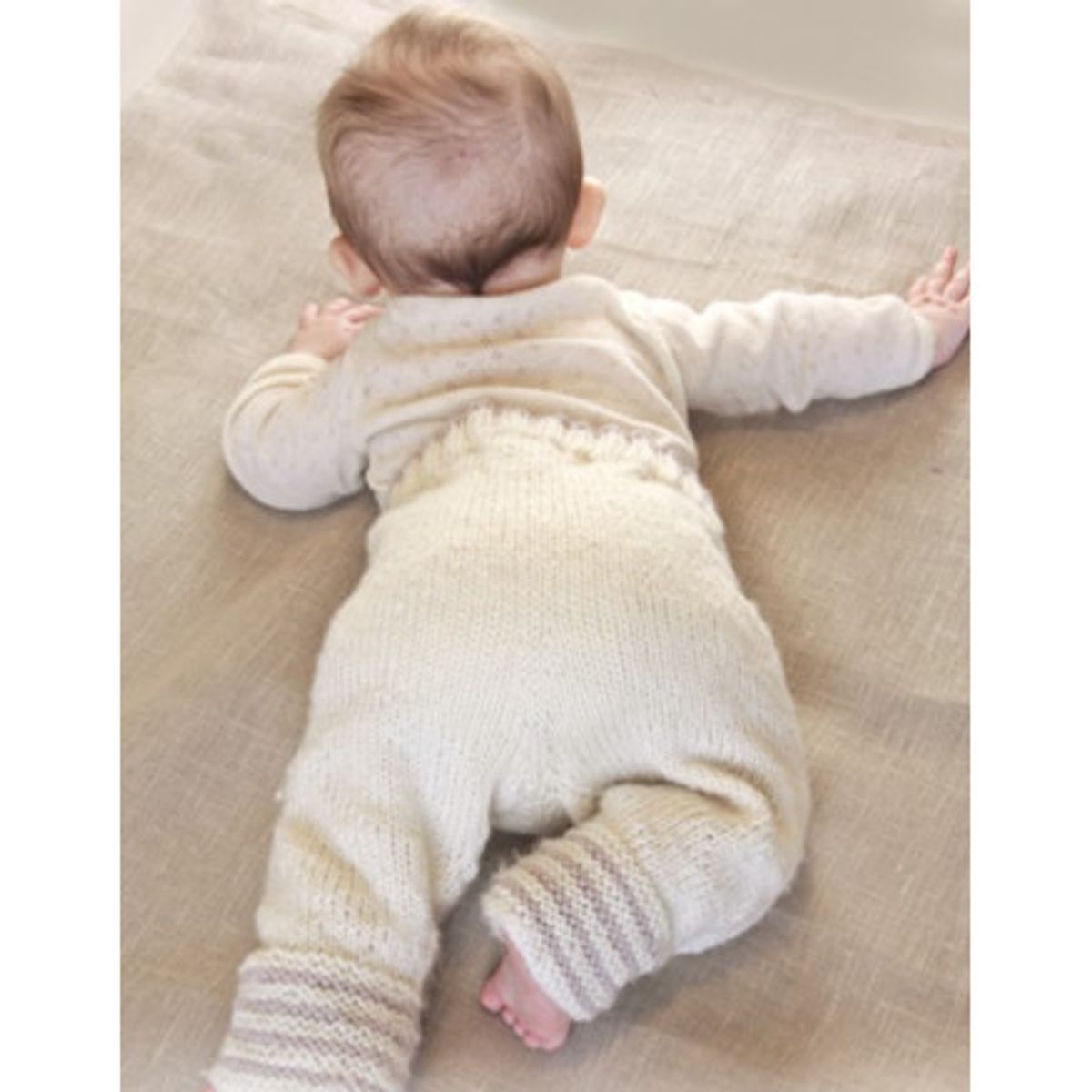 Little Darcy Pants by DROPS Design - Baby Bukser Strikkeopskrift str. - 12/18 mdr