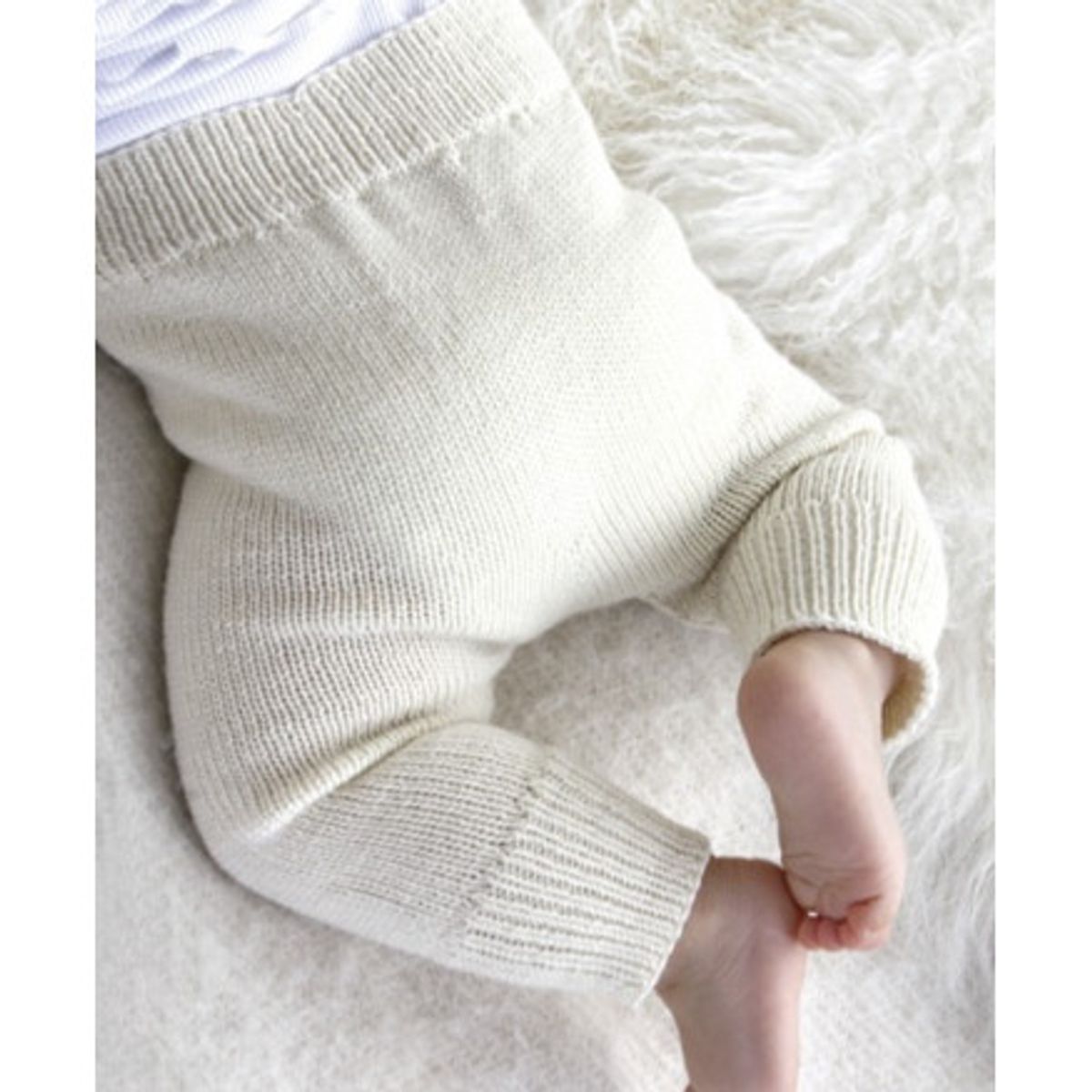 Cozy and Cute by DROPS Design - Baby Bukser Strikkeopskrift str. 1/3 m - 12/18 mdr