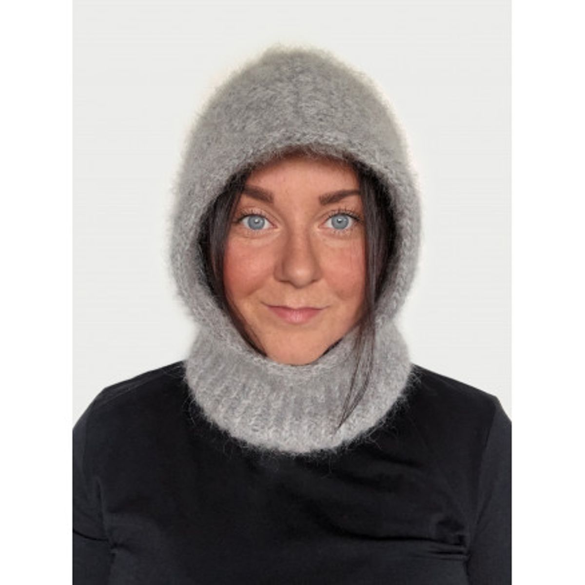 TROMSØ HOODIE af Slow Knitwear - NO/EN Strikkeopskrift til Balaclava O - Onesize (54cm)