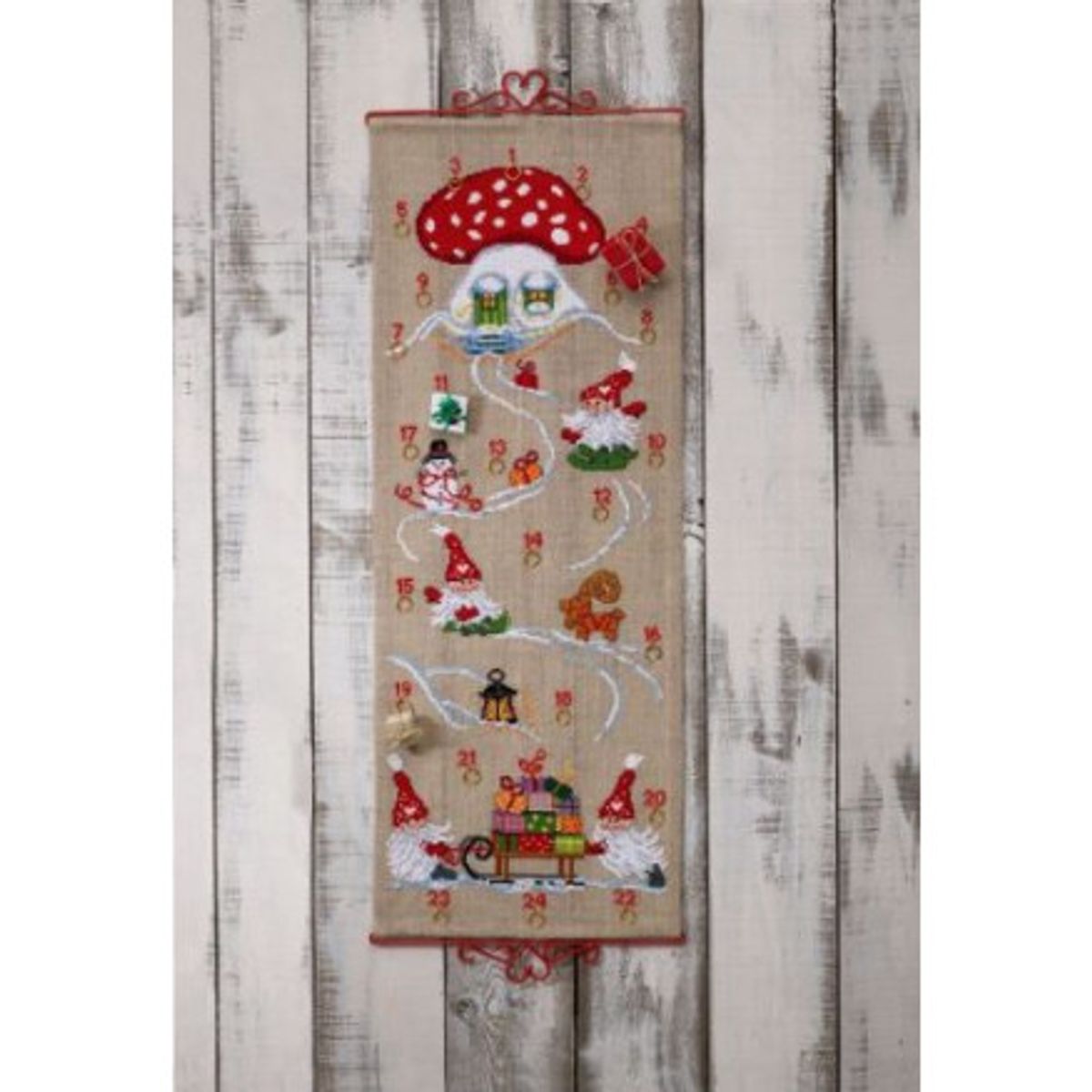 Permin Broderikit Julekalender Nisser og gaver 35x92cm