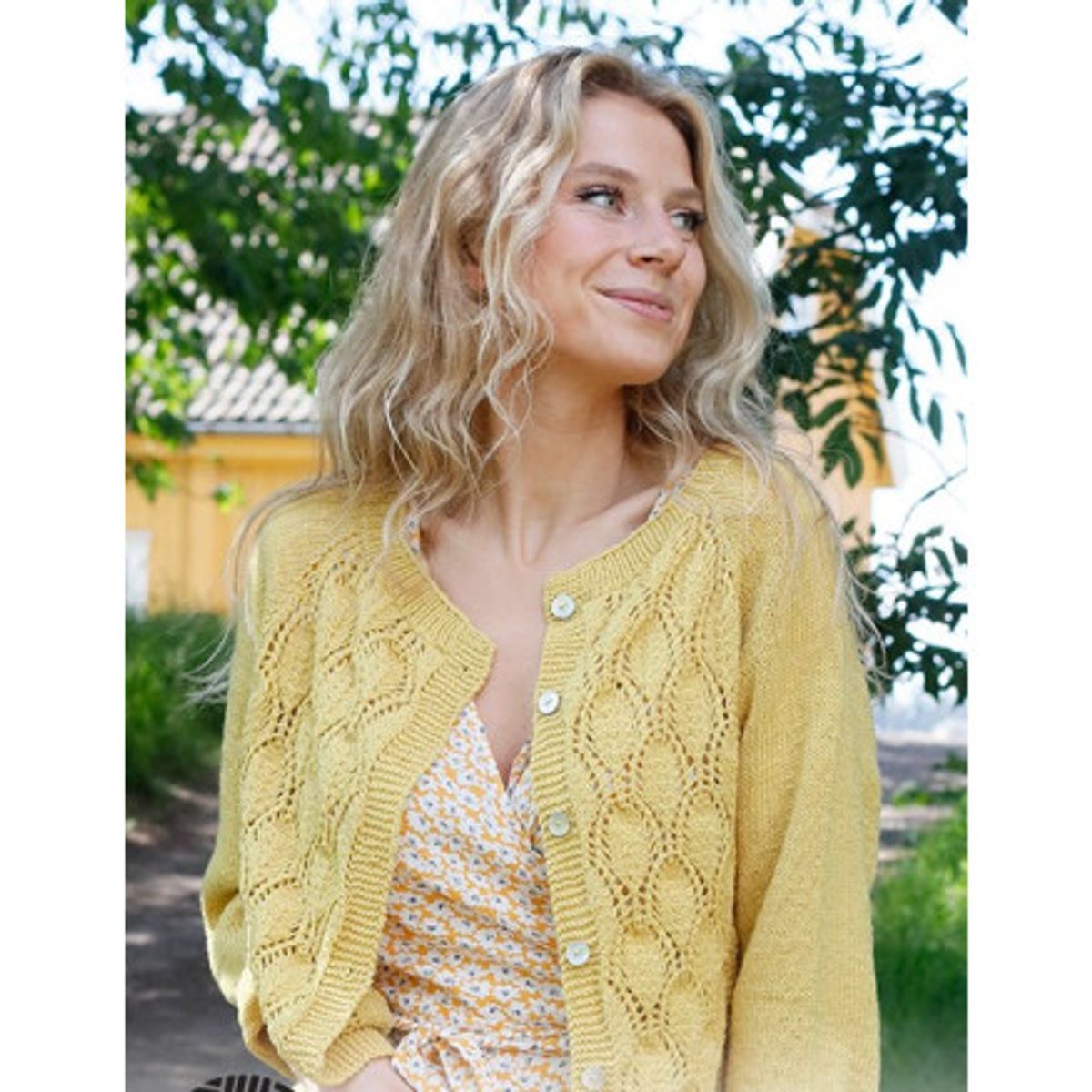 Queen Bee Cardigan by DROPS Design - Cardigan Strikkeopskrift str. S - - XXX-Large