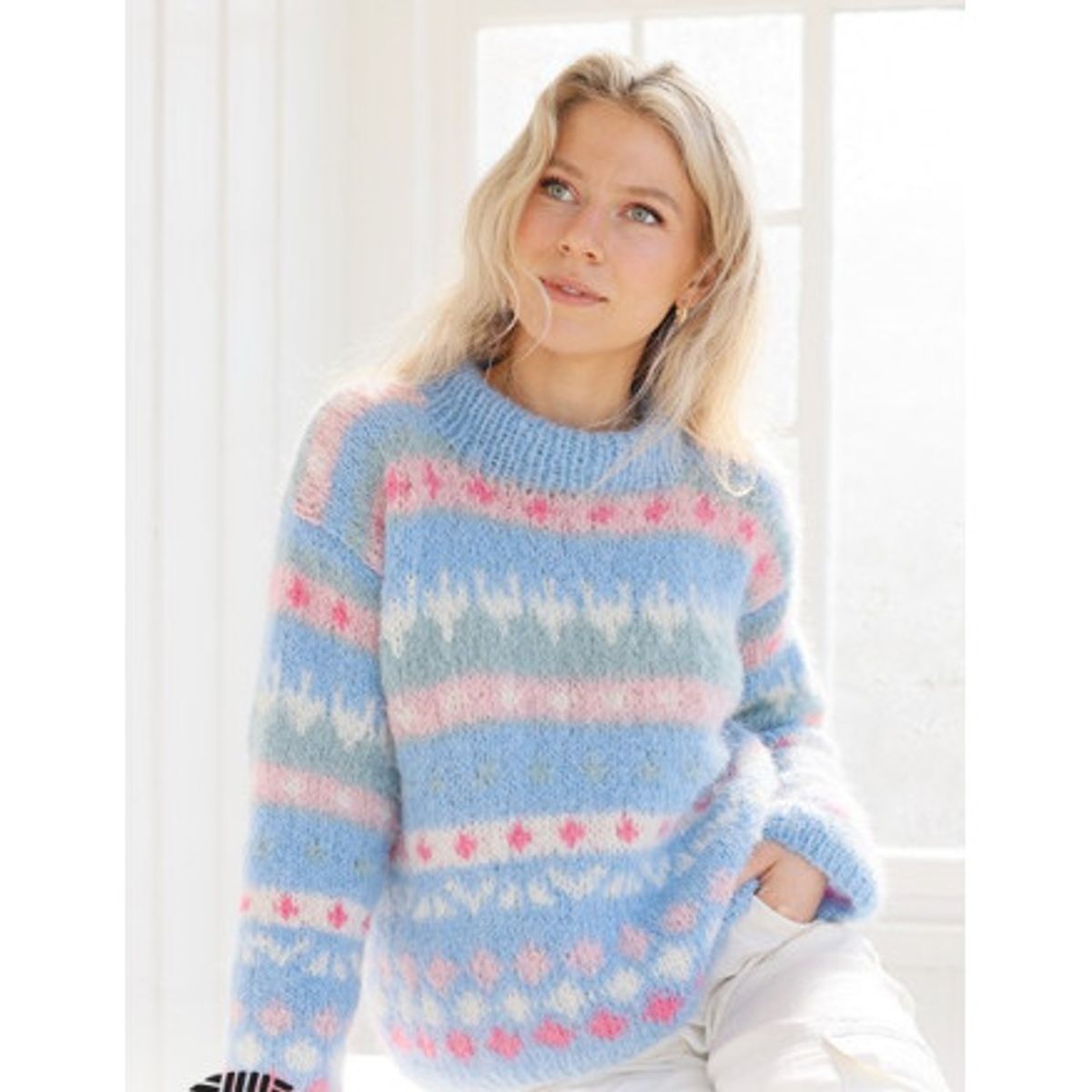 Mixed Berries Sweater by DROPS Design - Bluse Strikkeopskrift str. XS - Medium