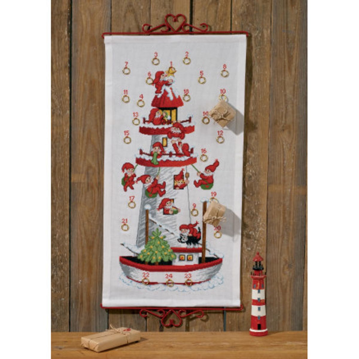 Permin Broderikit Aida Julekalender Nisse Fyrtårnet 35x68cm