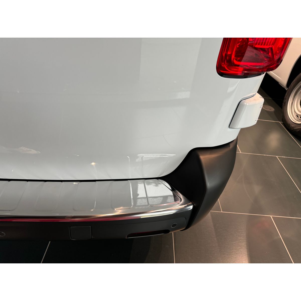 Rear Bumper Sill Cover (L3) S.Steel (Gloss)