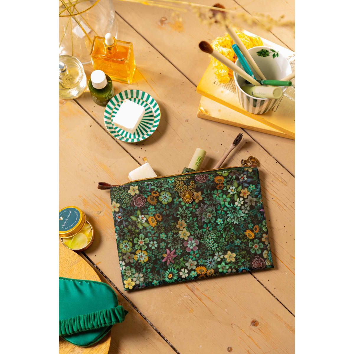 Charly Cosmetic Flat Pouch Medium Tutti i Fiori Green 24x15.5x1cm