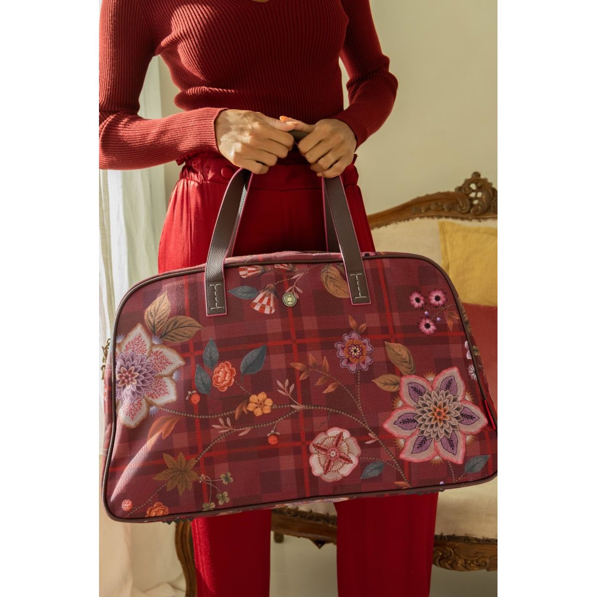 Tovy Weekend Bag Medium Flores Felices Red 57x22x37cm