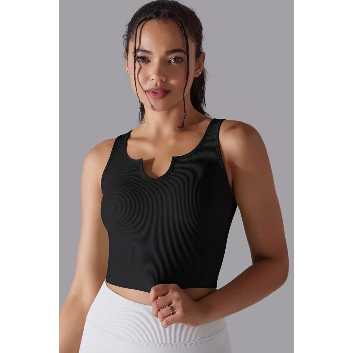 Crop top v-hals / Indbyggede puder Black - Medium / Black