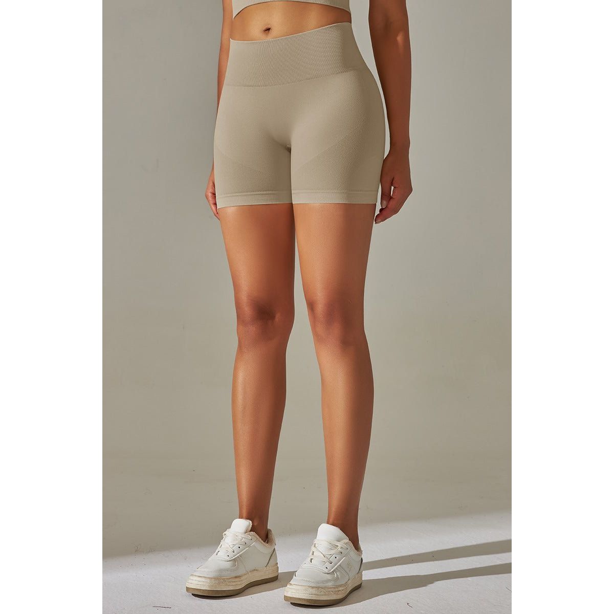 AirMotion scrunch shorts Beige - Small (S) / Beige