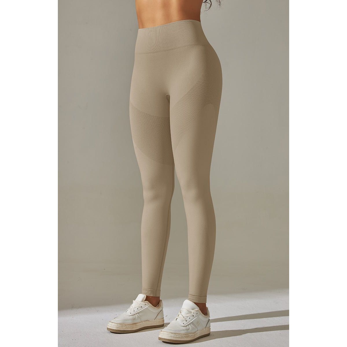 AirMotion scrunch leggings Beige - Medium (M) / Beige