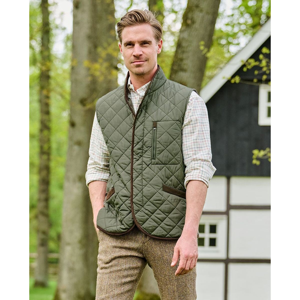 Charles quiltet vest med fløjlsdetaljer, olivengrøn - 60 EU / 4XL