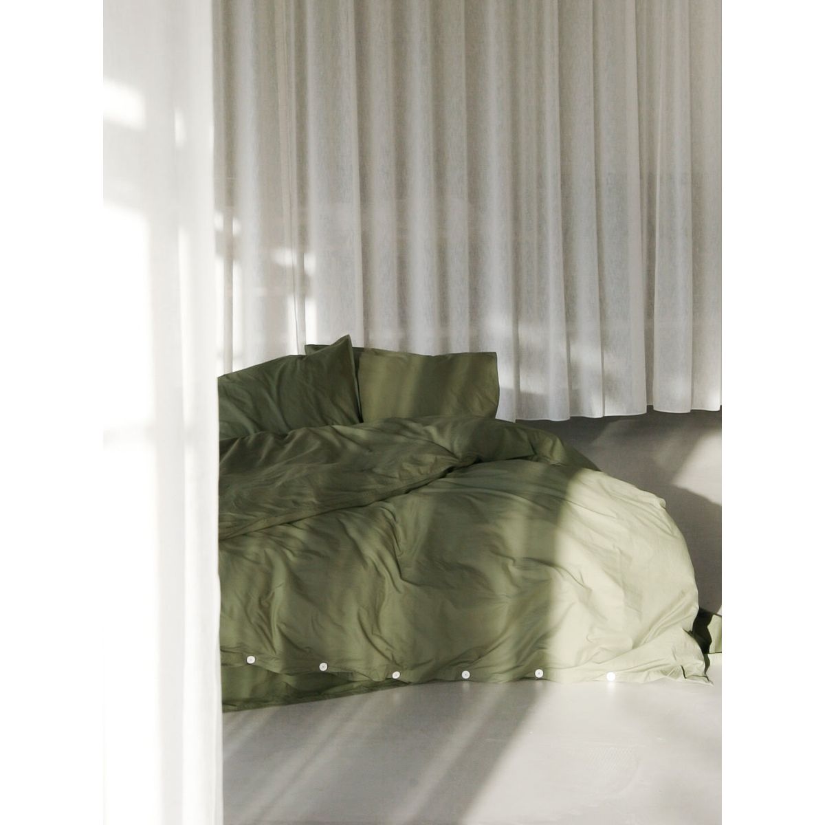 DAWN - Percale sengetøj - Olive - 200x200 cm - 100% økologisk bomuld - Army grønt