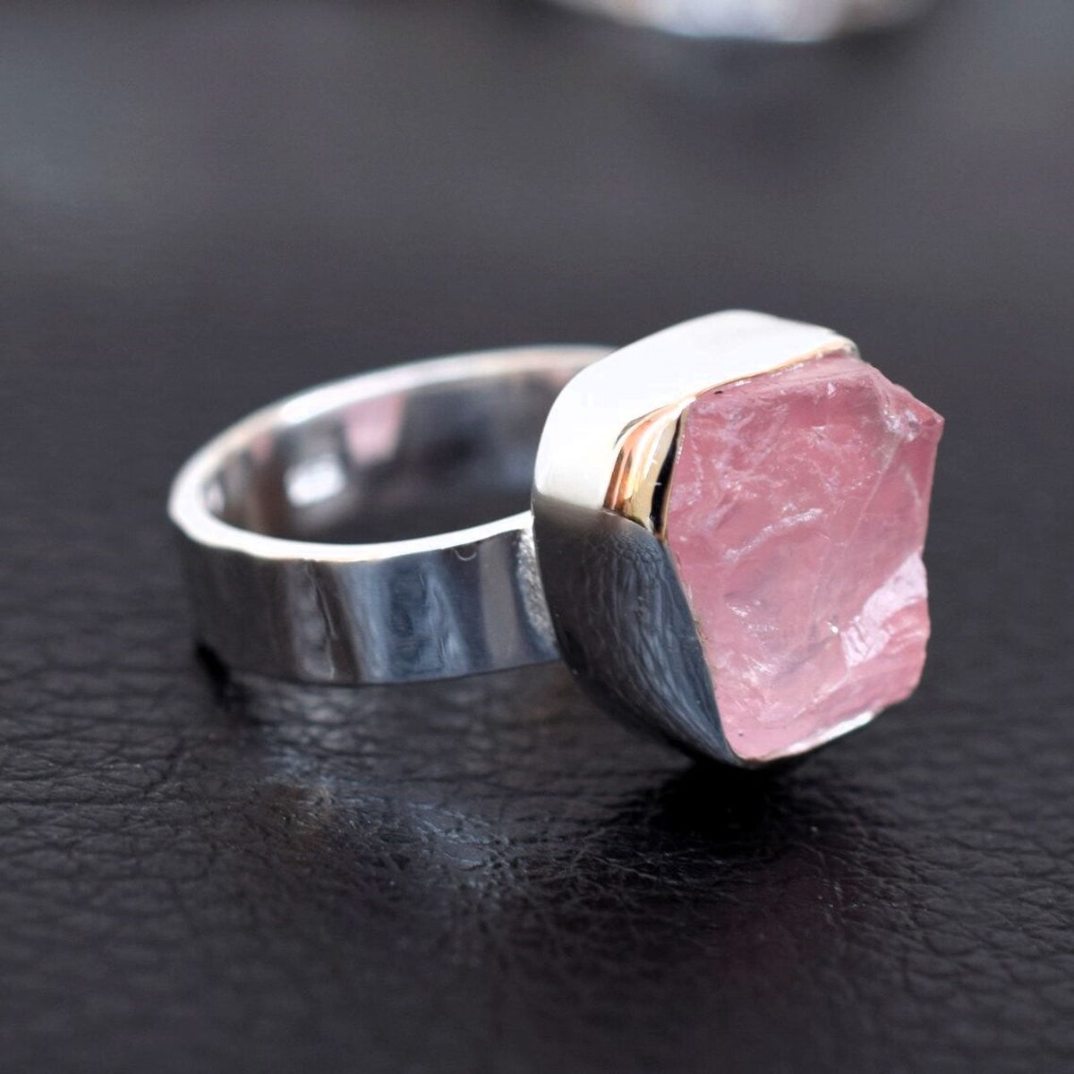 Sølv ring med rå pink Kvarts sten, 51 (XS)