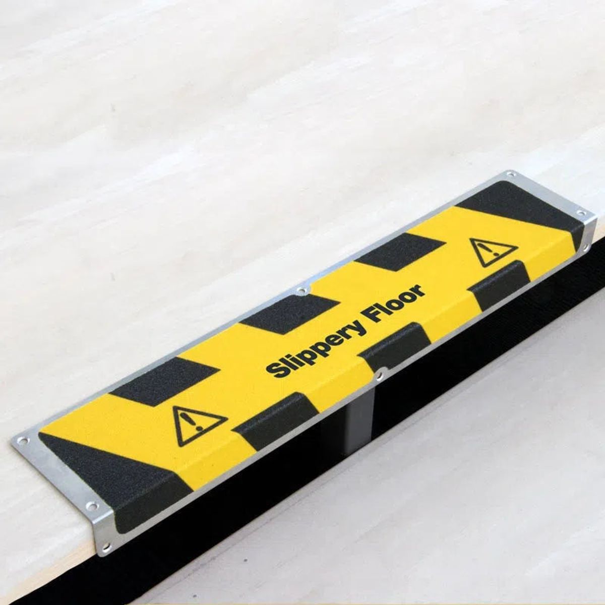 Kantprofil Aluminium, Advarende med tekst - Slippery Floor / 120x635x45mm