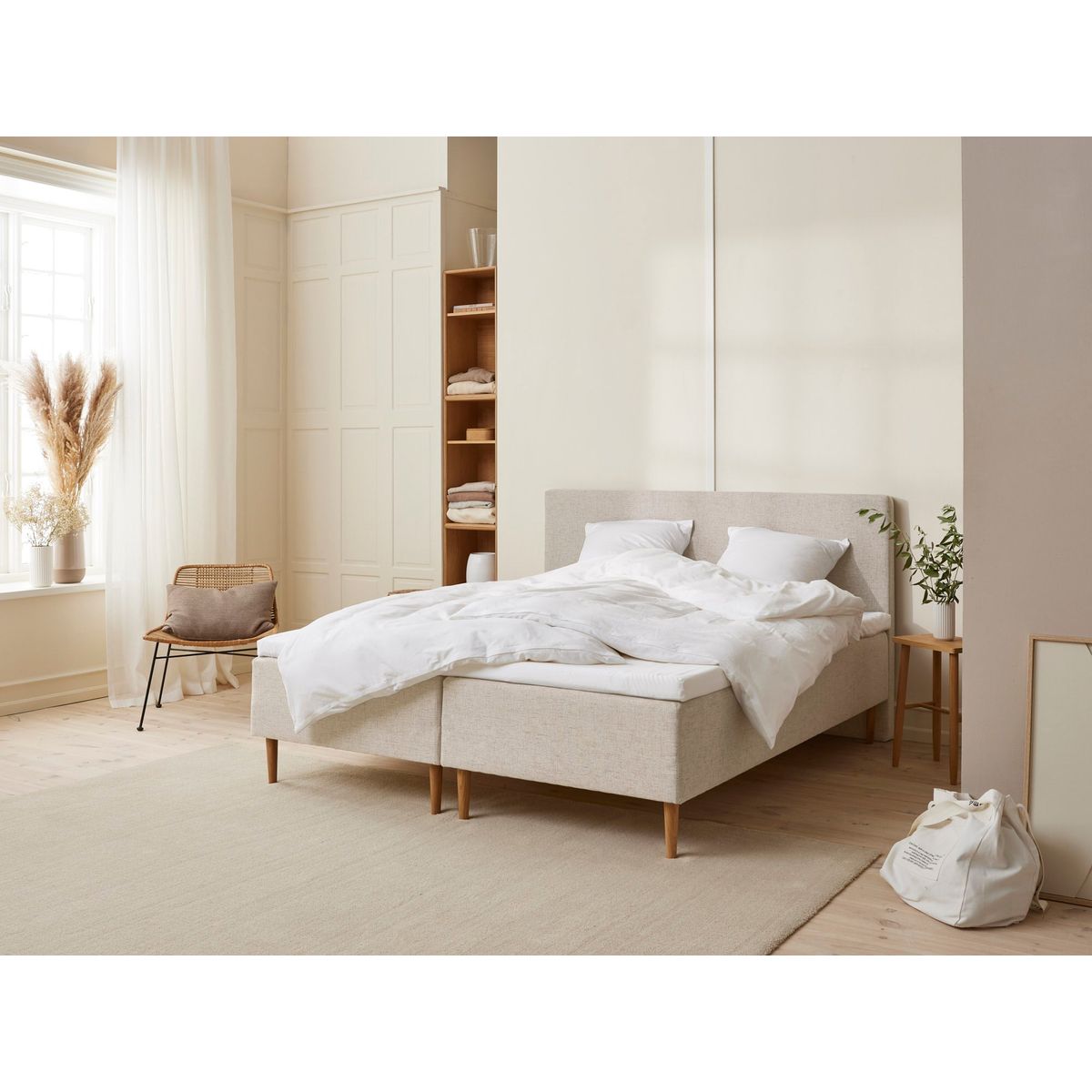 Monark - Trykaflastende | Boxmadras (Sand) 210x210 cm.