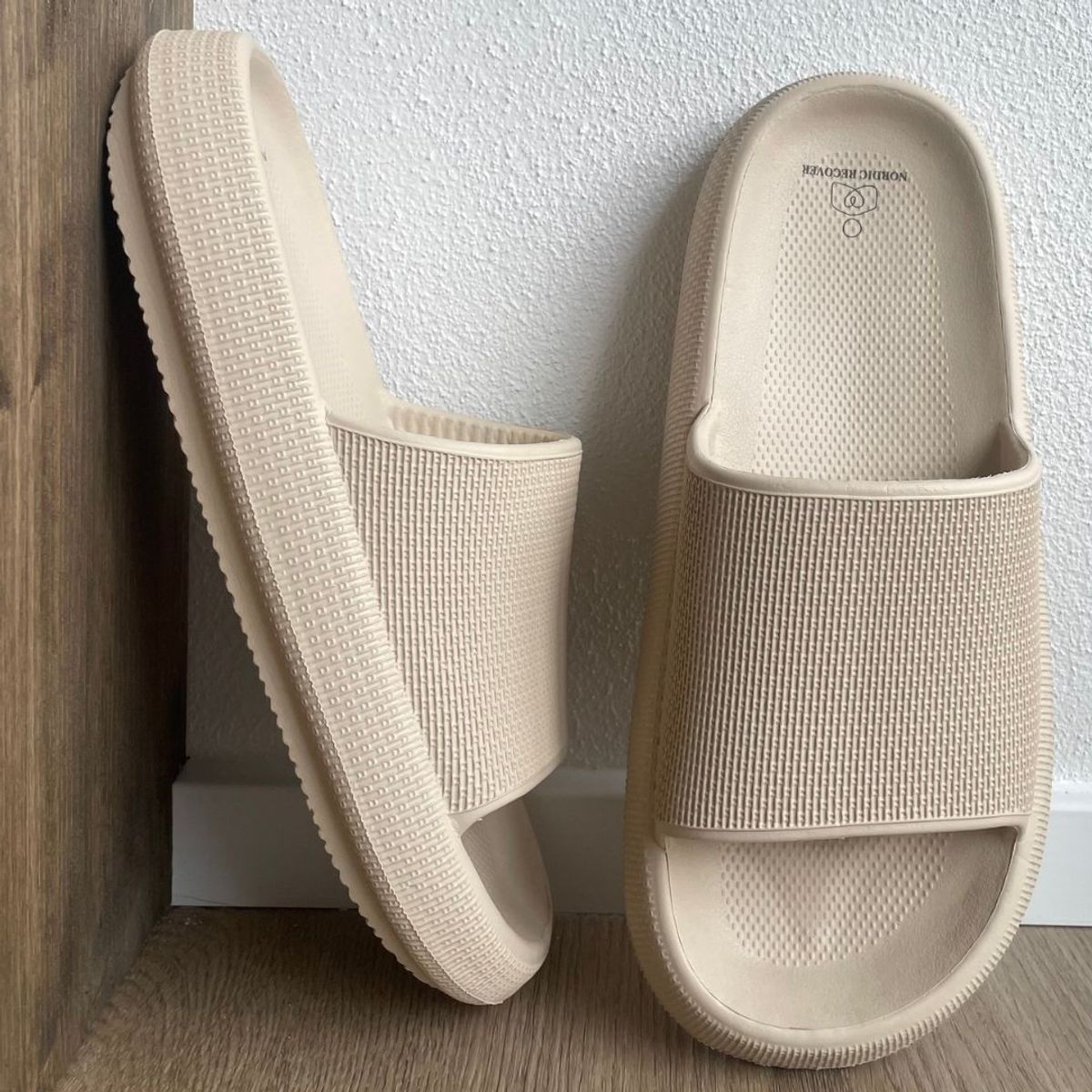 W.O.C Slippers&trade; - 37-38 / Sand