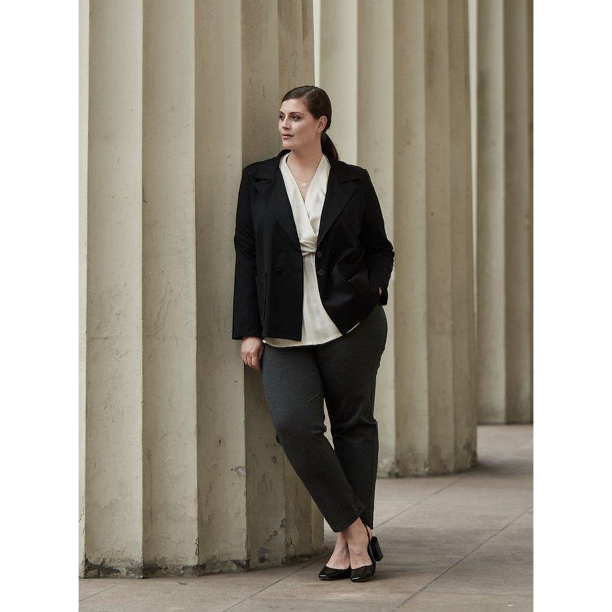 Carmen blazer i sort jersey - XXL/52-54