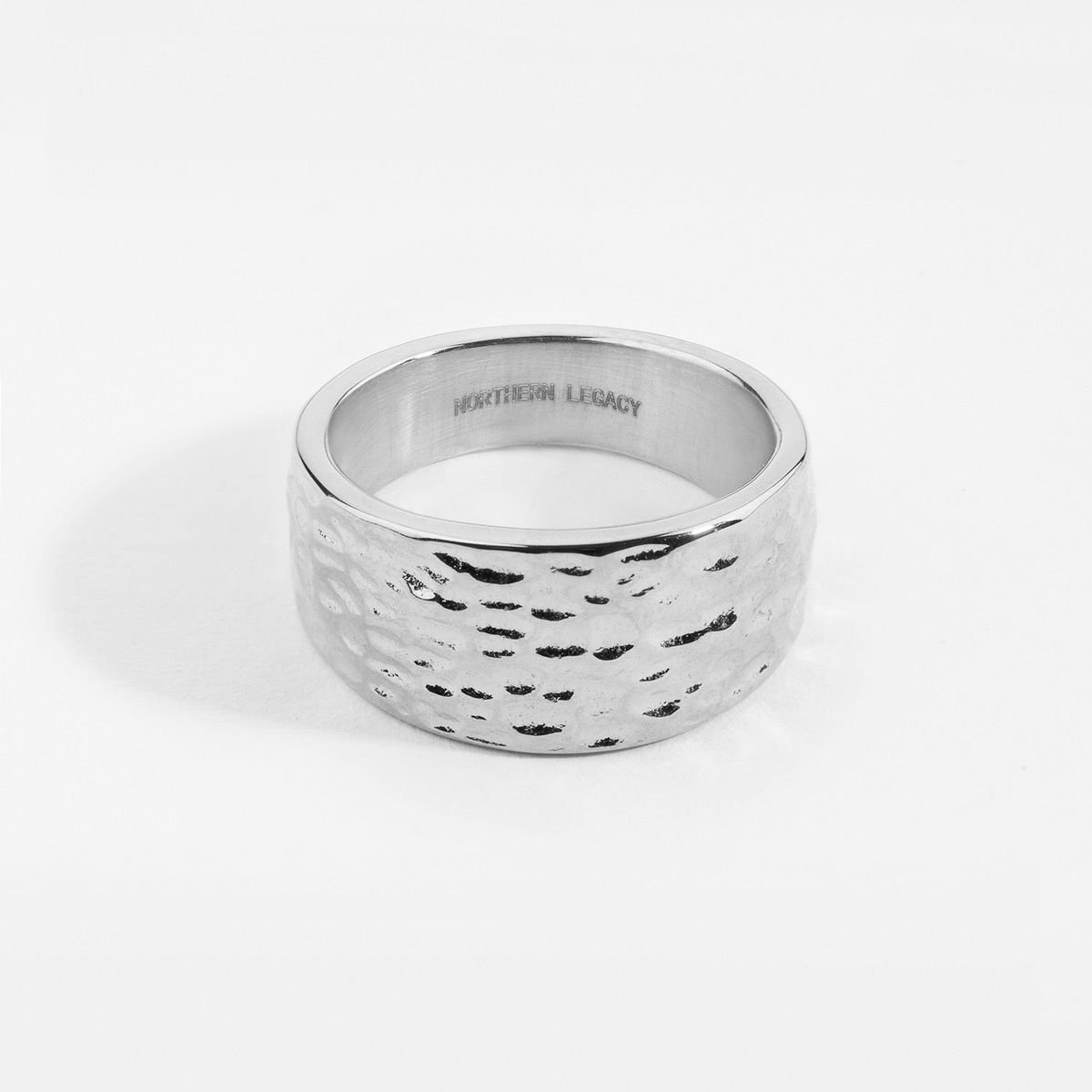 Hammered Signature - Sølvtonet ring - Str. 7 - Herre - Northern Legacy