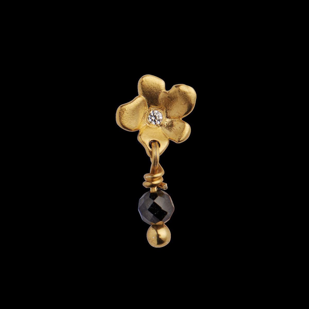 Tres Petit Garden Flower Earring w. Black Spinel - Single - Forgyldt Sølv.