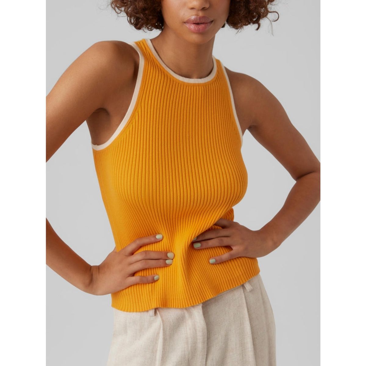 Vero Moda o-neck top VMSAUNTER - Radiant Yellow