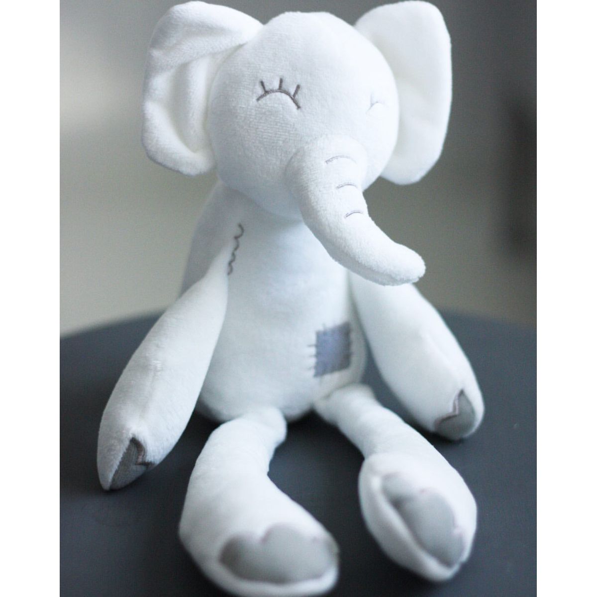 Elefant Bamse i Lys Creme Velour