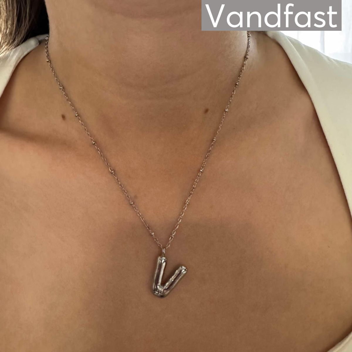 ANNEBRAUNER Balloon Letter Necklace - V