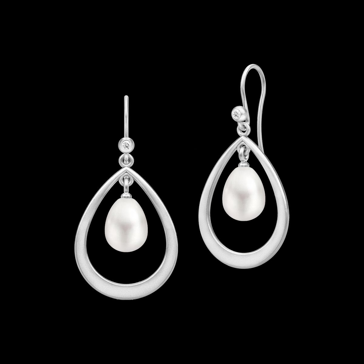 Afrodite Droplet Earrings White Pearl