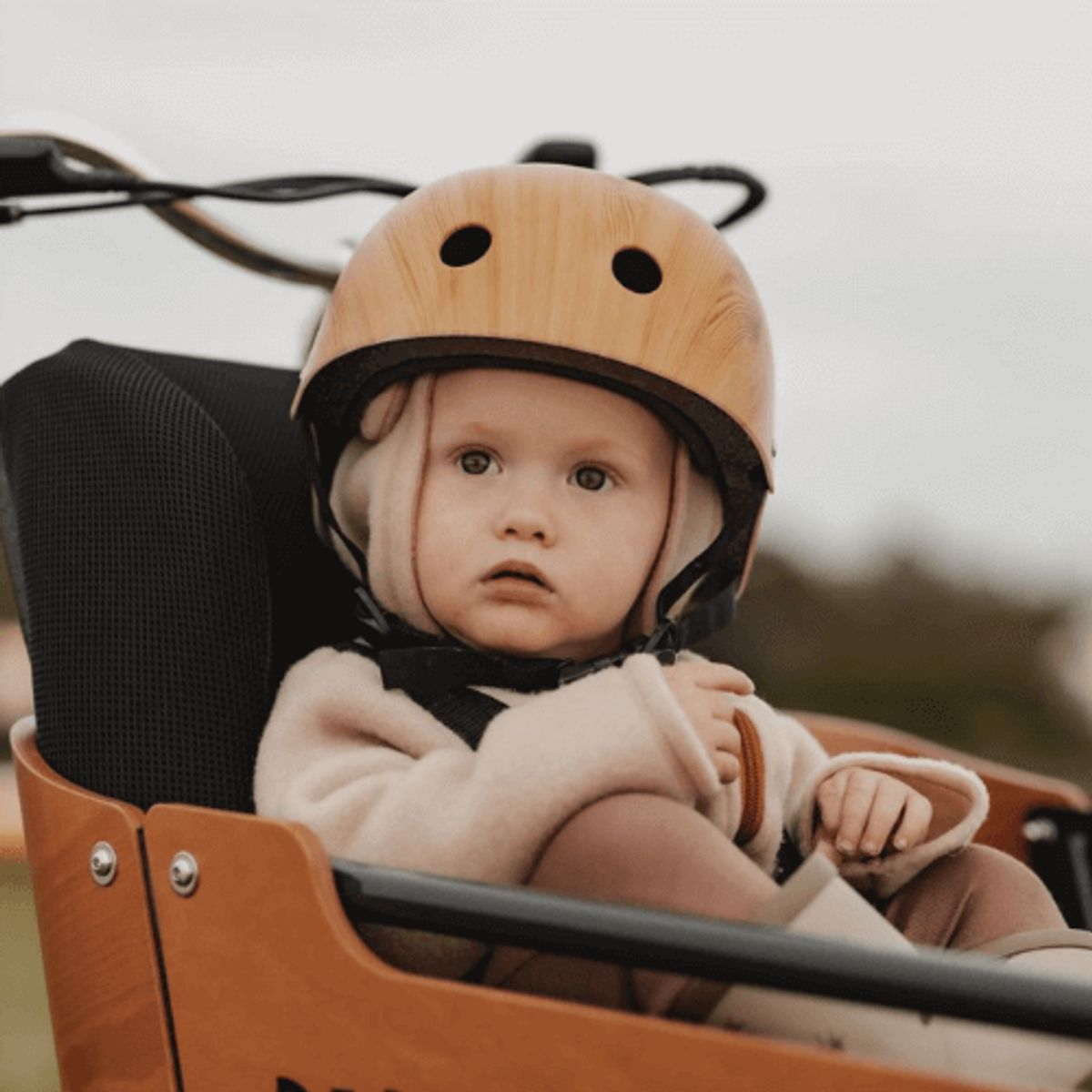 Coconut - Cykelhjelm - retro trælook 2-4 år