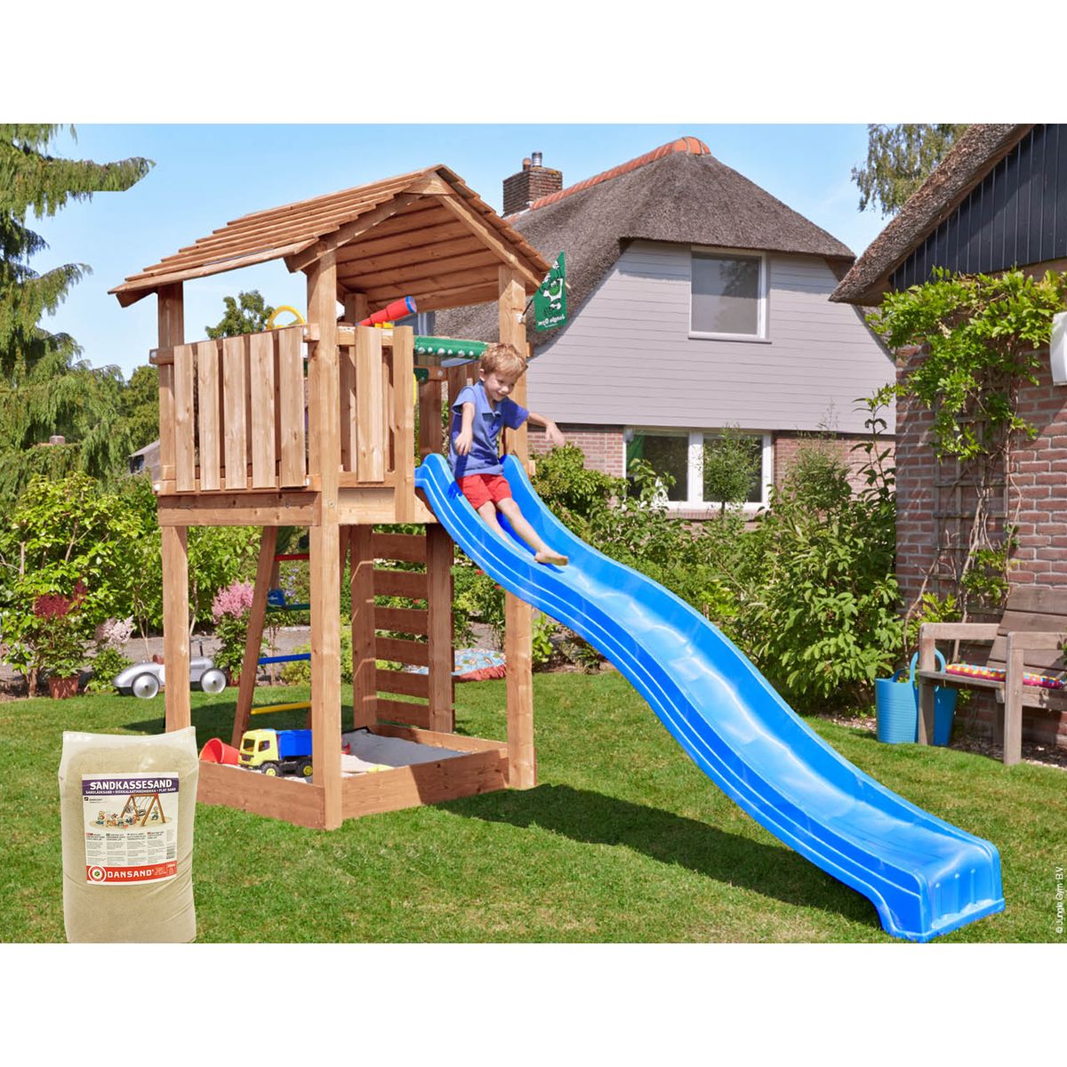 Legetårn Jungle Gym Cottage 2.1 m/blå rutschebane og 120 kg sand