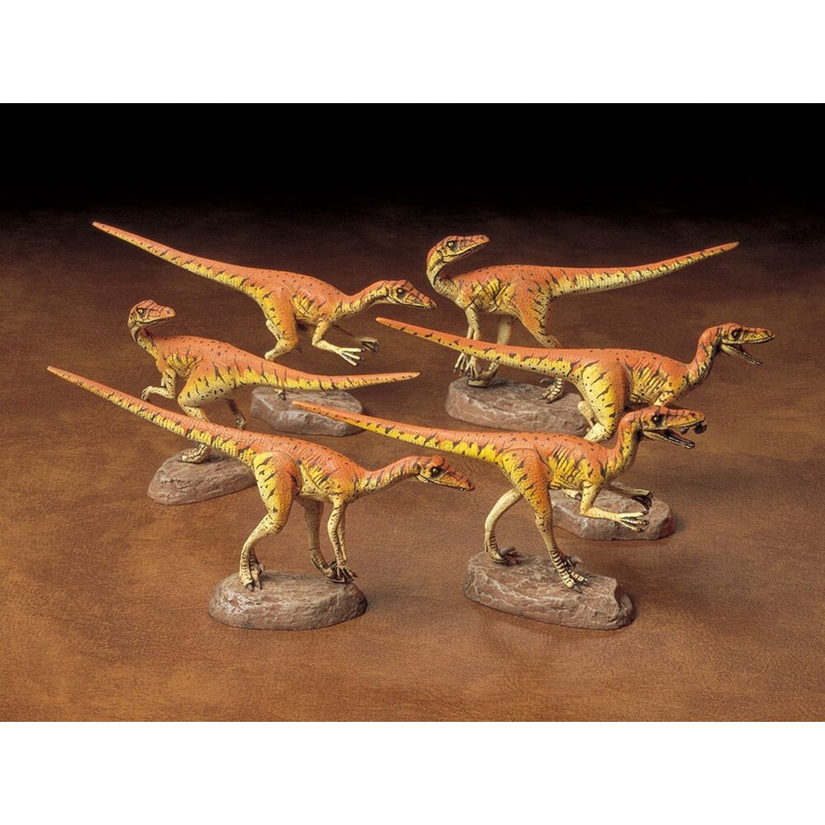 Tamiya - Velociraptors - Dinosaur Figurer - 6 Stk - 1:35 - 60105