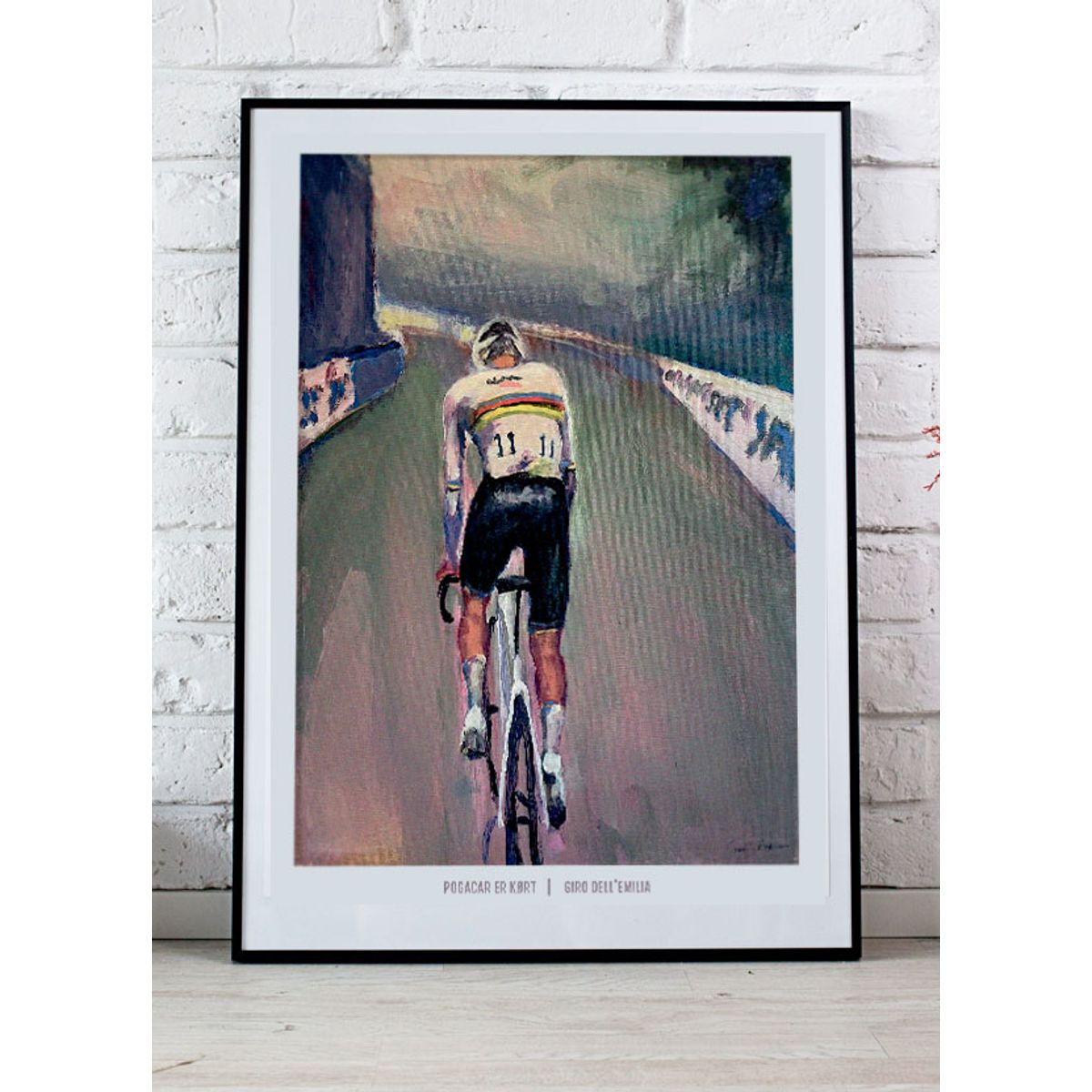 Pogacar er kørt - Giro dell'Emilia-plakat - 70 x 100 cm - Kr. 349,-