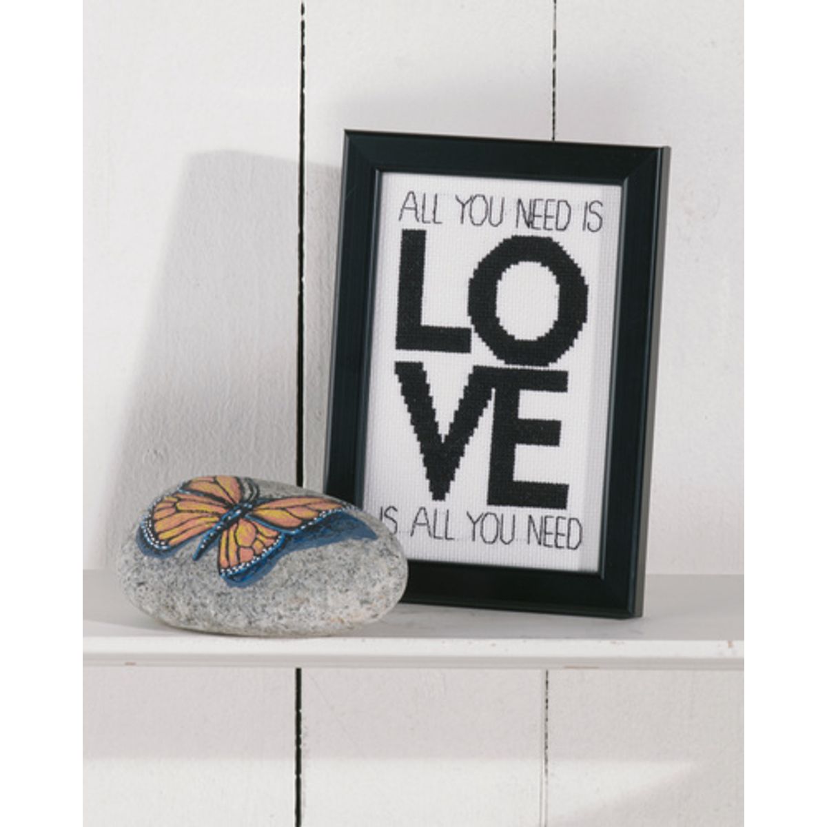 Broderi Kit - Love is all you need