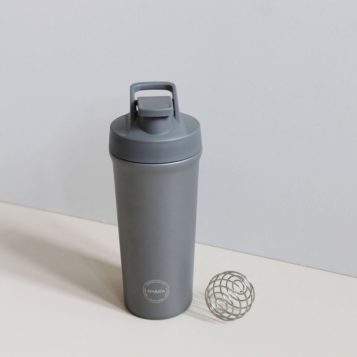 Shaker Bottle 750 ml dark grey