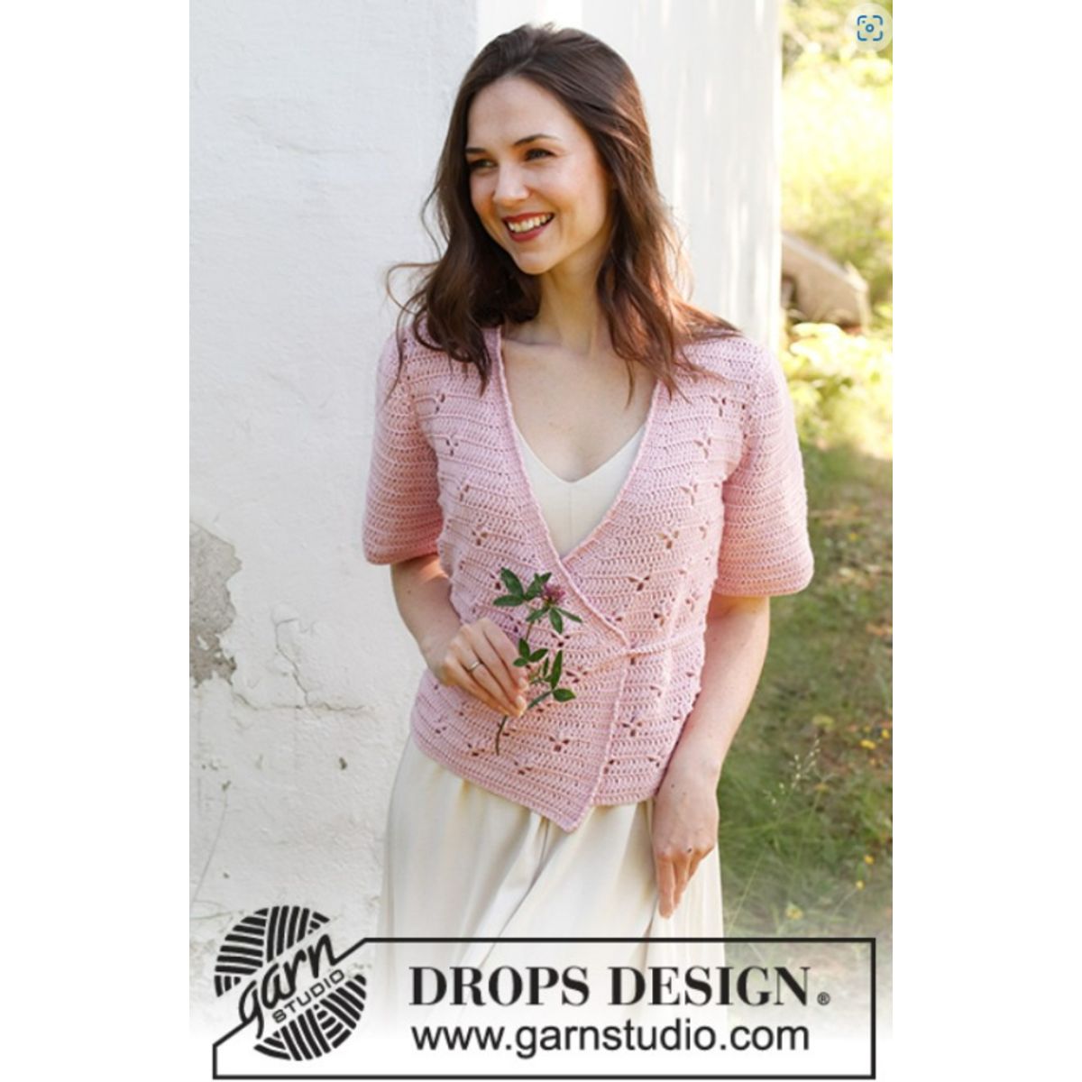 232-35 Hortense Wrap Cardigan by DROPS Design, fra Viking