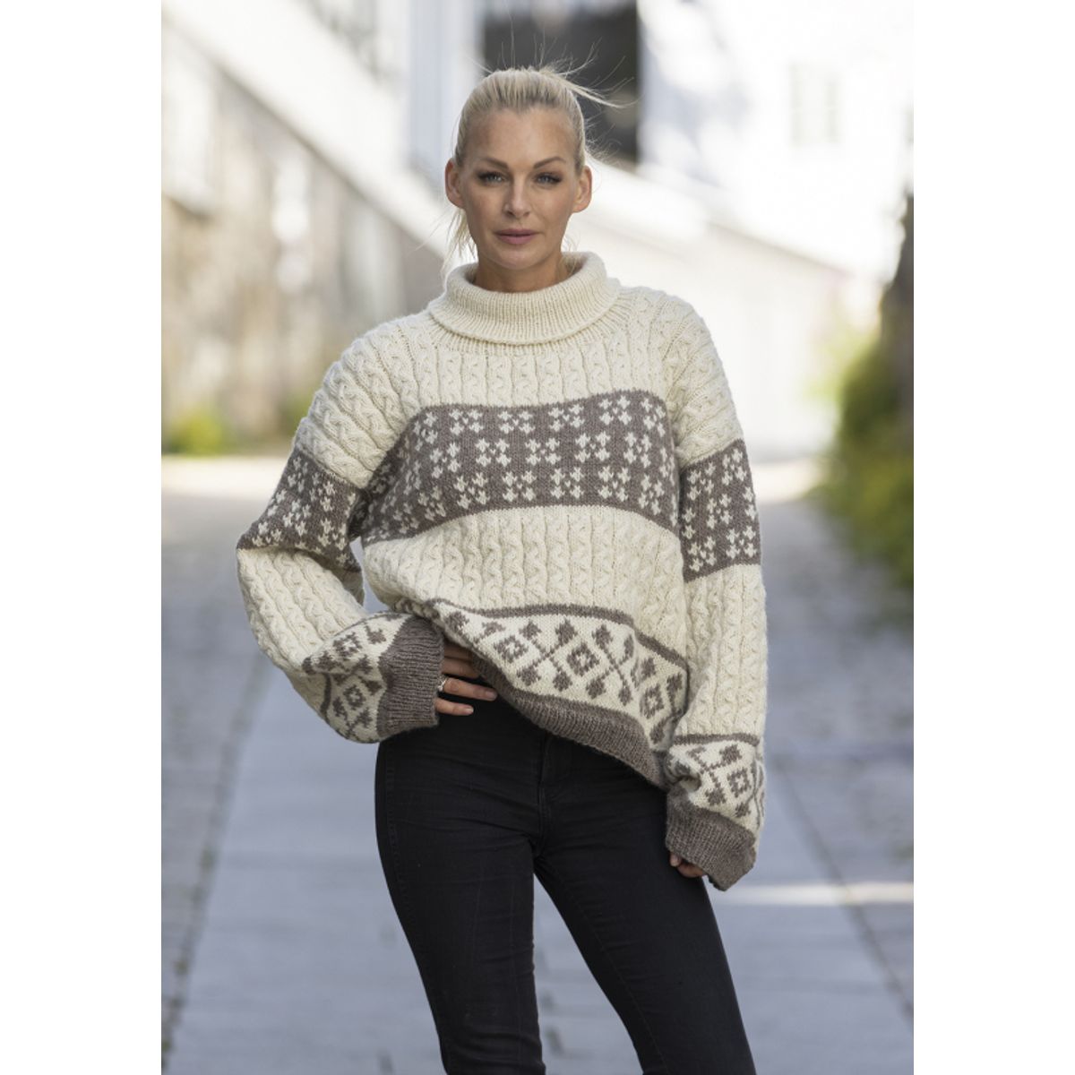 "Jinny" genser- Viking Design 2331-3 Kit - XS-XXL - Viking Wool, fra Viking