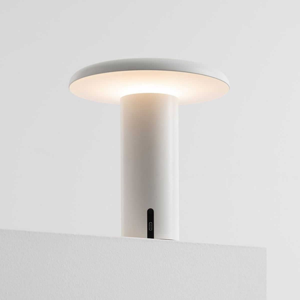 Takku Bordlampe Lakeret Hvid - Artemide