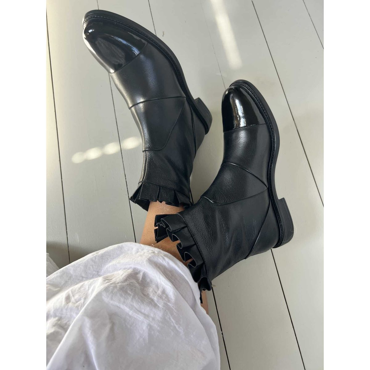 Copenhagen Shoes, Boot, Margaret - Black With Patent Toe 41