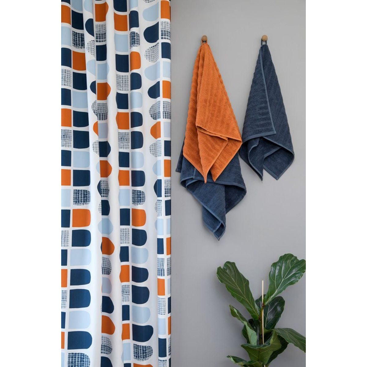 Badeforhæng Ellipse med Kovser fra Compliments - 170x200cm - Blå/Orange/Hvid