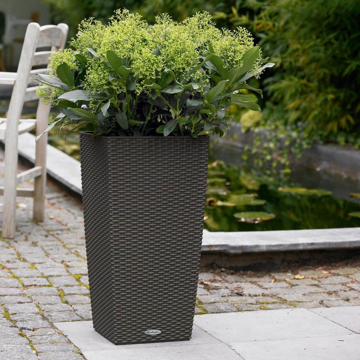 Lechuza Cubico Cottage udendørs krukke til blomster med selvvandingssystem Sort 40 x 40 x H75 cm