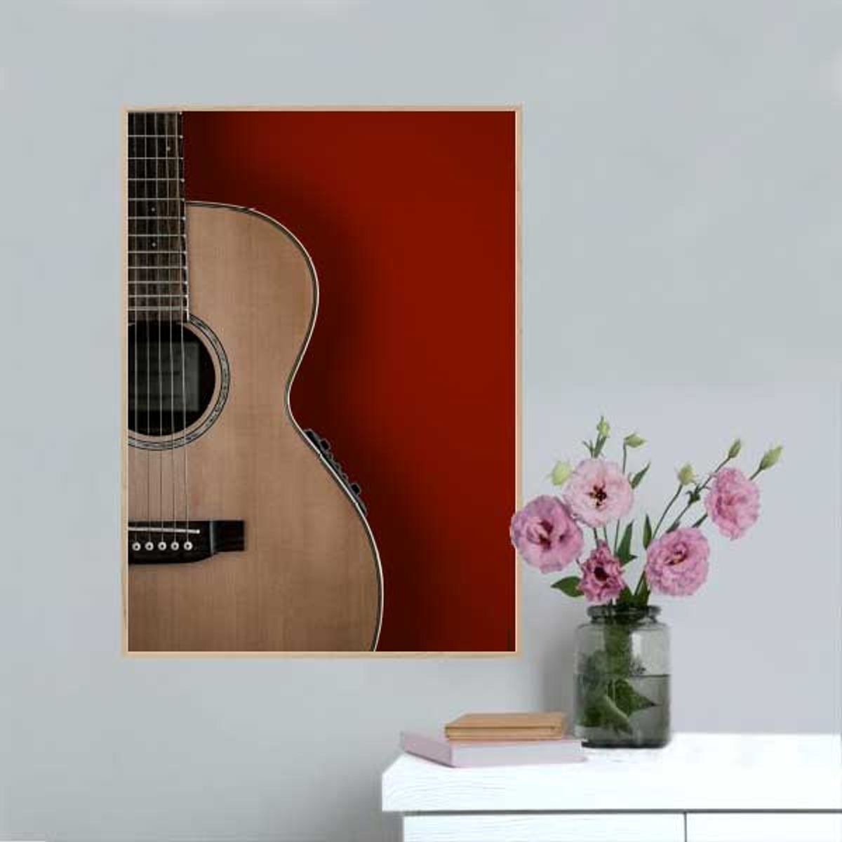 Fotoplakat Akustisk guitar med rød baggrund - 30 x 42 cm / Medium / lodret