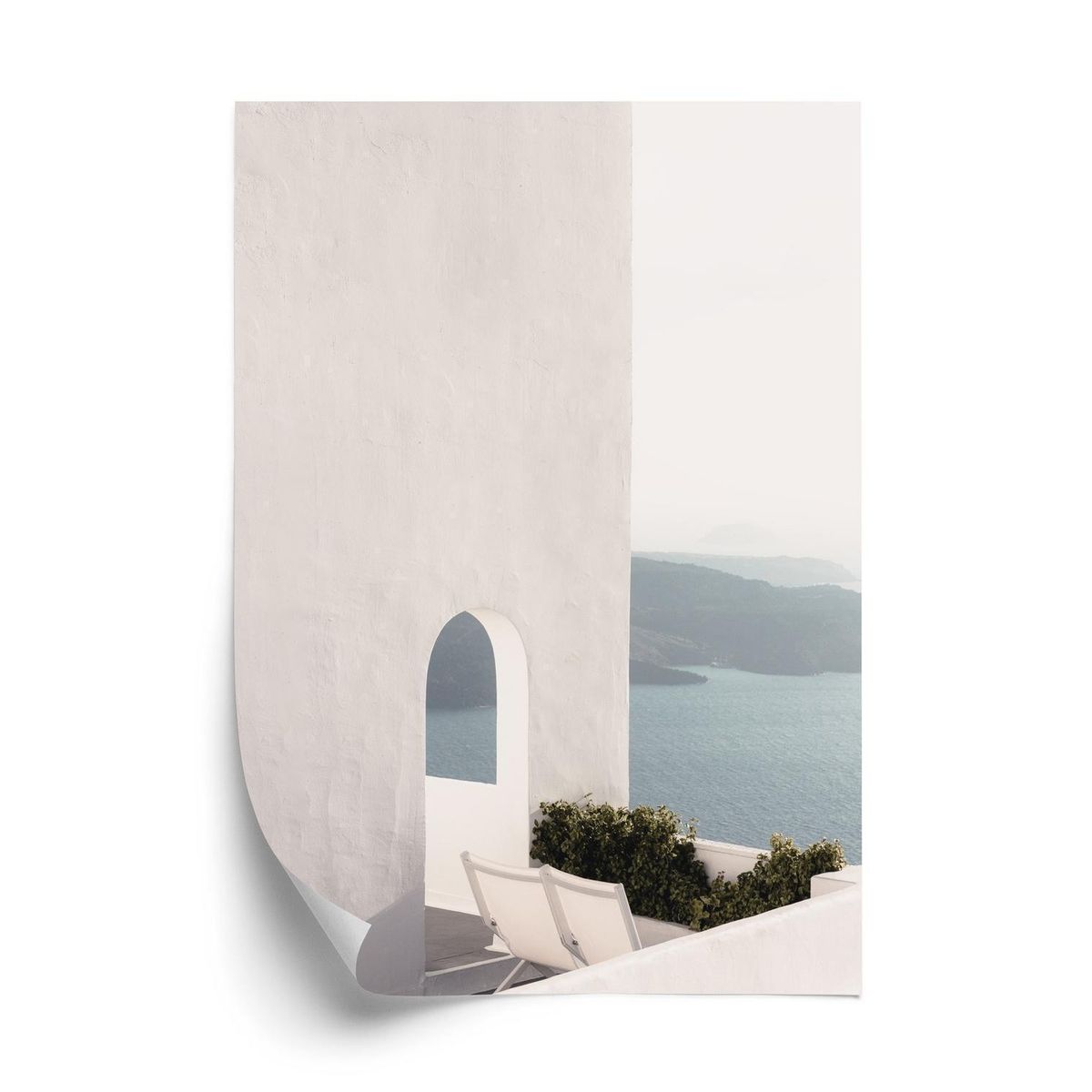 Plakat - Hvid arkitektur i santorini med udsigt over havet