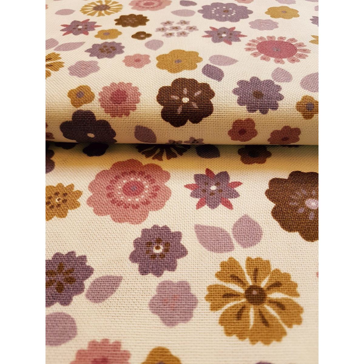 Cremefarvet med blomster - 50% Bomuld, 50% Polyester